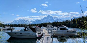 A Clean Wake: The Future of Electric Boats and RVs for a Pollution-Free Planet