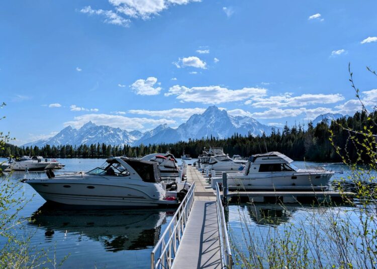 A Clean Wake: The Future of Electric Boats and RVs for a Pollution-Free Planet