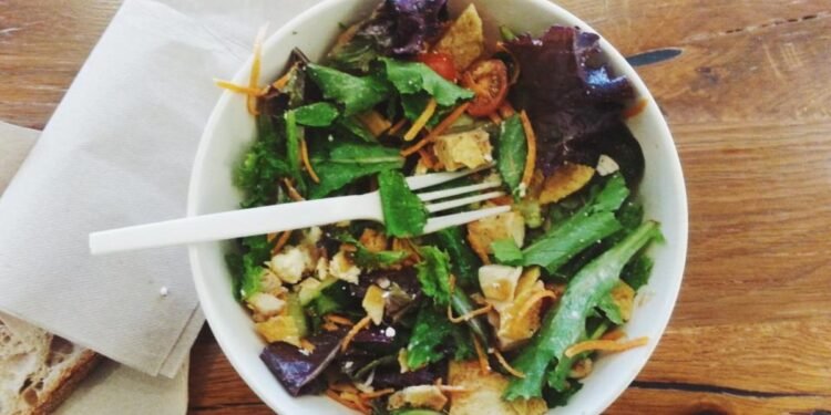 Put the Fork Down Between Bites: A Seven Day Slow Eating Plan