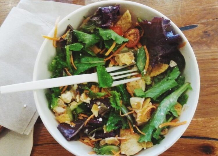Put the Fork Down Between Bites: A Seven Day Slow Eating Plan
